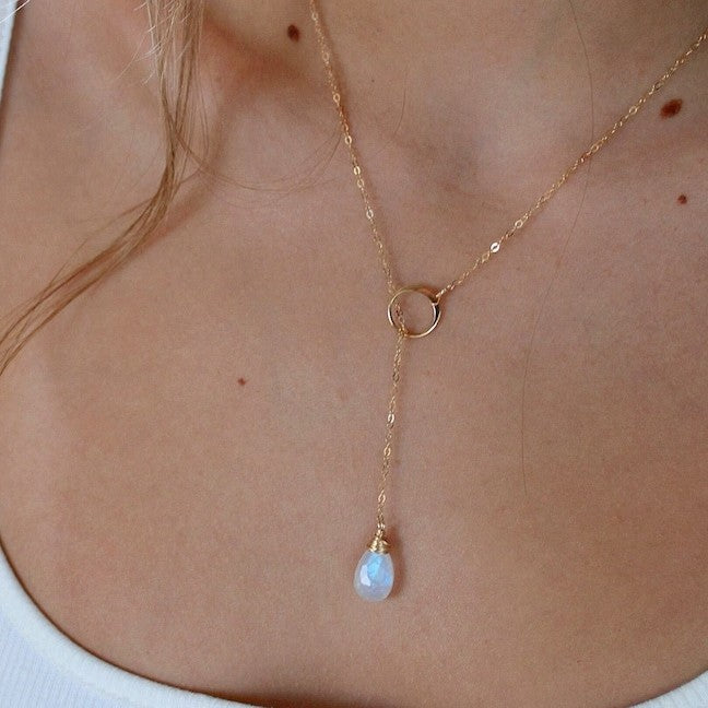 Beautiful Pearl Necklace with Unique Style