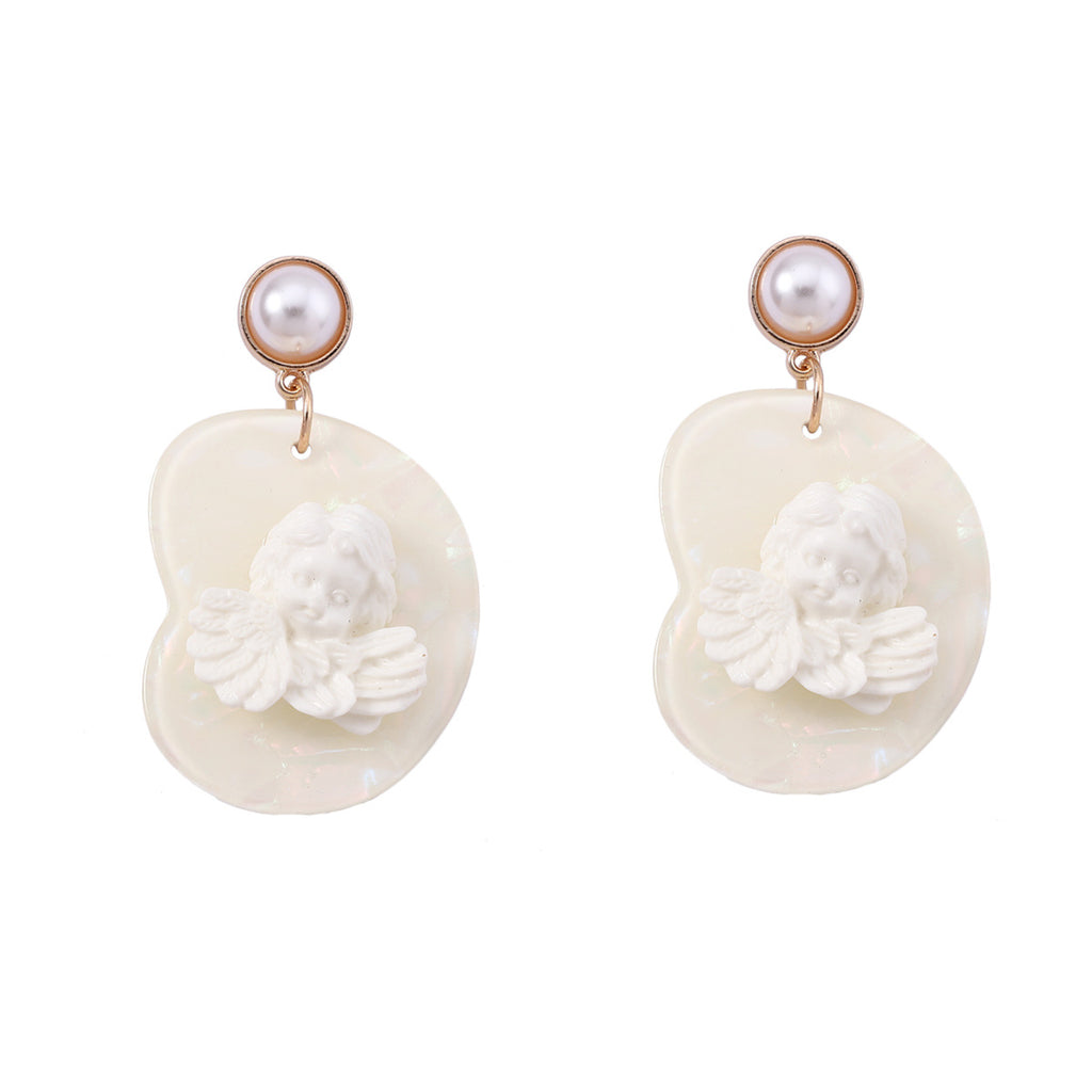 Beautiful Pearl Earring with Unique Style