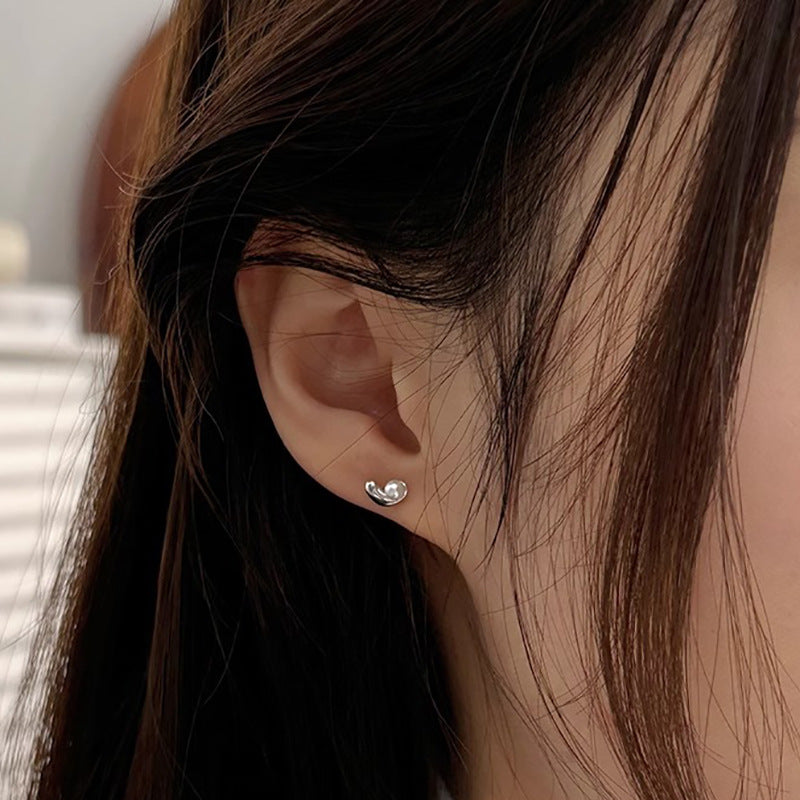 Beautiful Pearl Earring with Unique Style