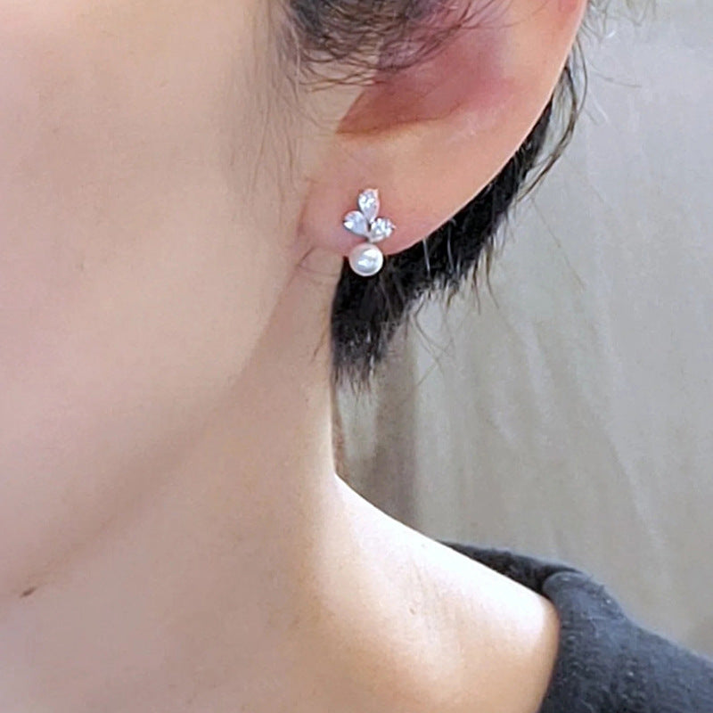 Charming Pearl Earring for Any Occasion