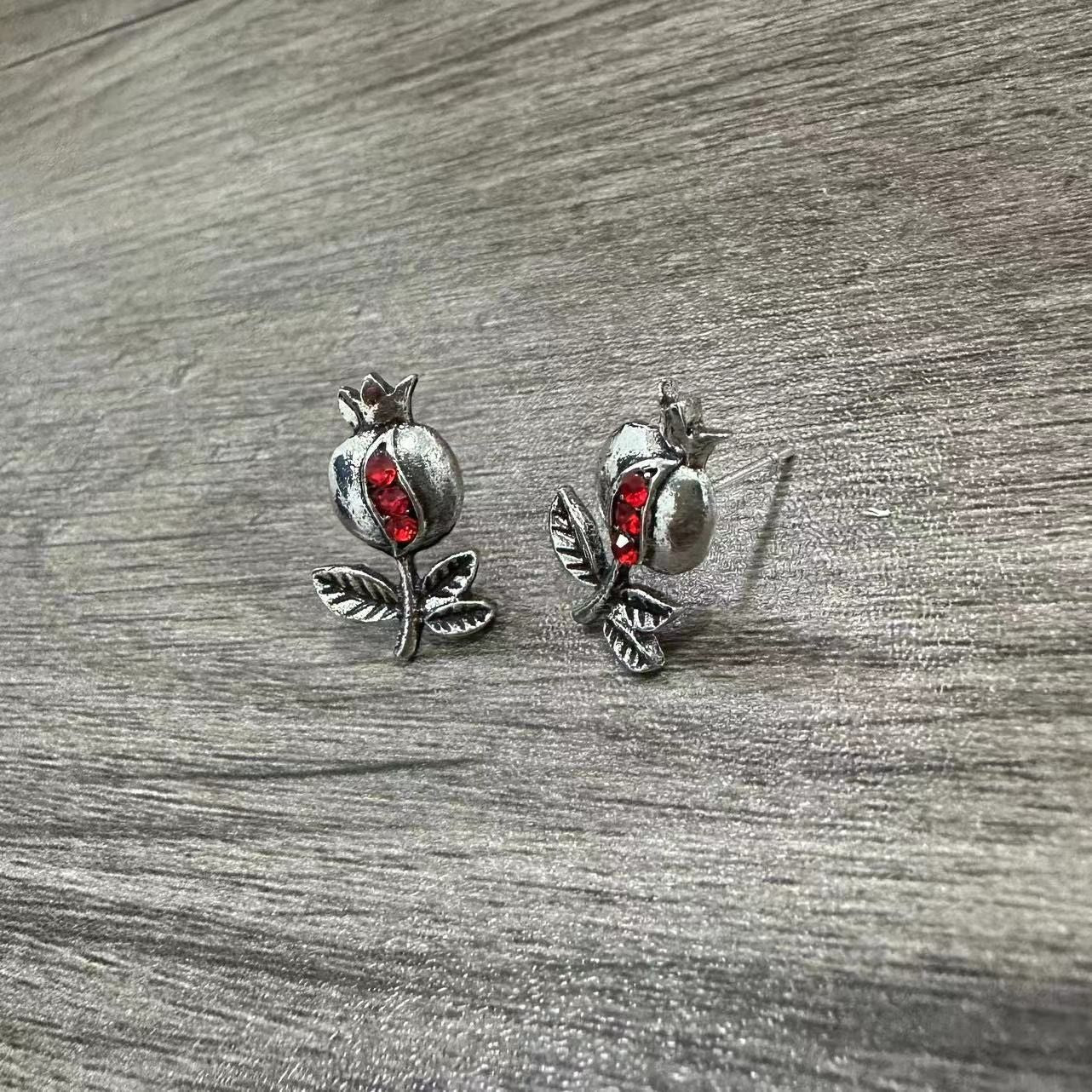 Vintage Handmade Earring