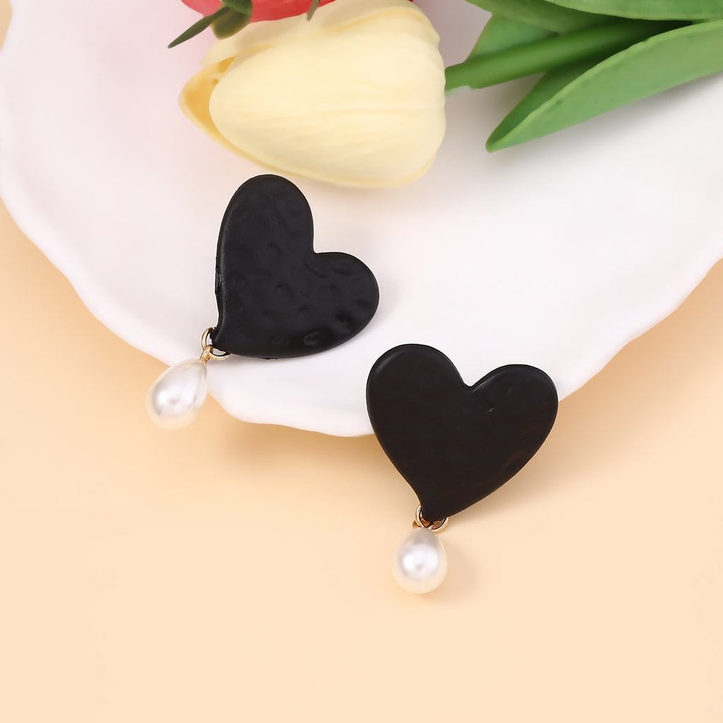 Charming Pearl Earring for Any Occasion