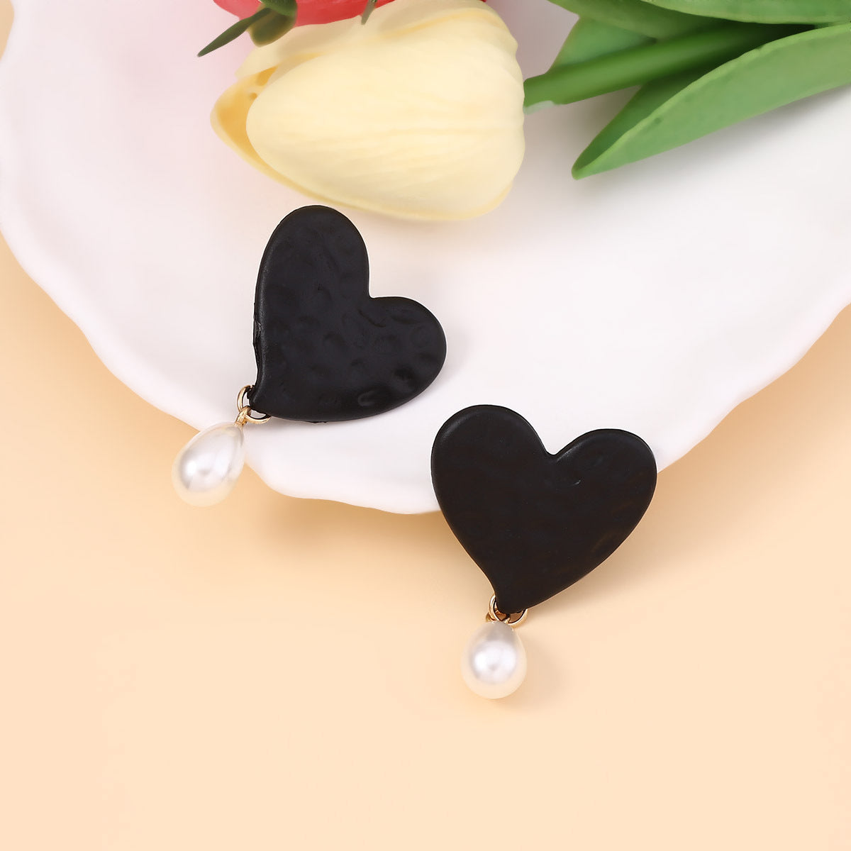 Charming Pearl Earring for Any Occasion