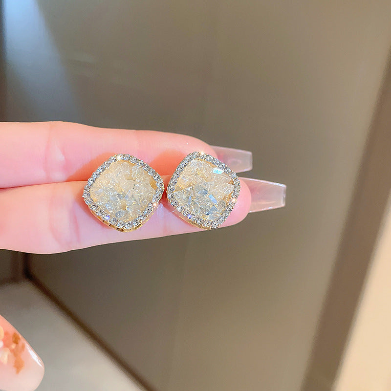 Charming Pearl Earring for Any Occasion