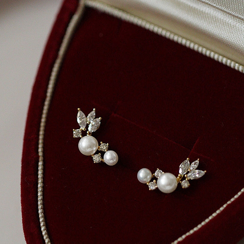 Beautiful Pearl Earring with Unique Style