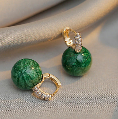 Charming Pearl Earring for Any Occasion