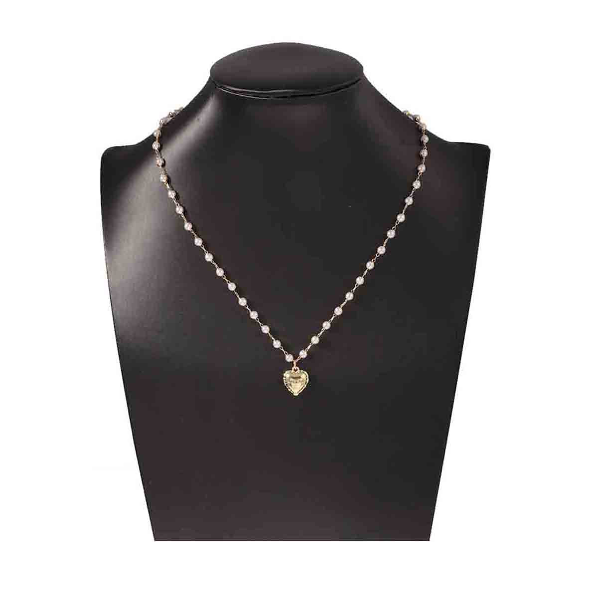 Beautiful Pearl Necklace with Unique Style