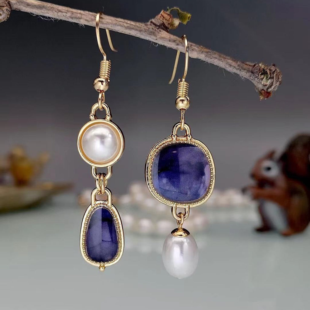 Beautiful Pearl Earring with Unique Style