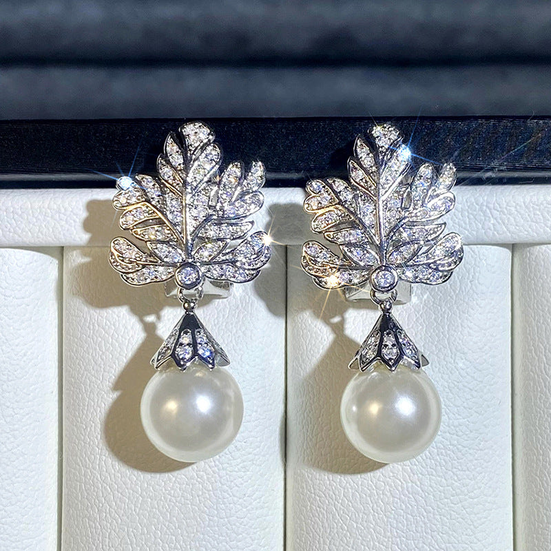 Charming Pearl Earring for Any Occasion