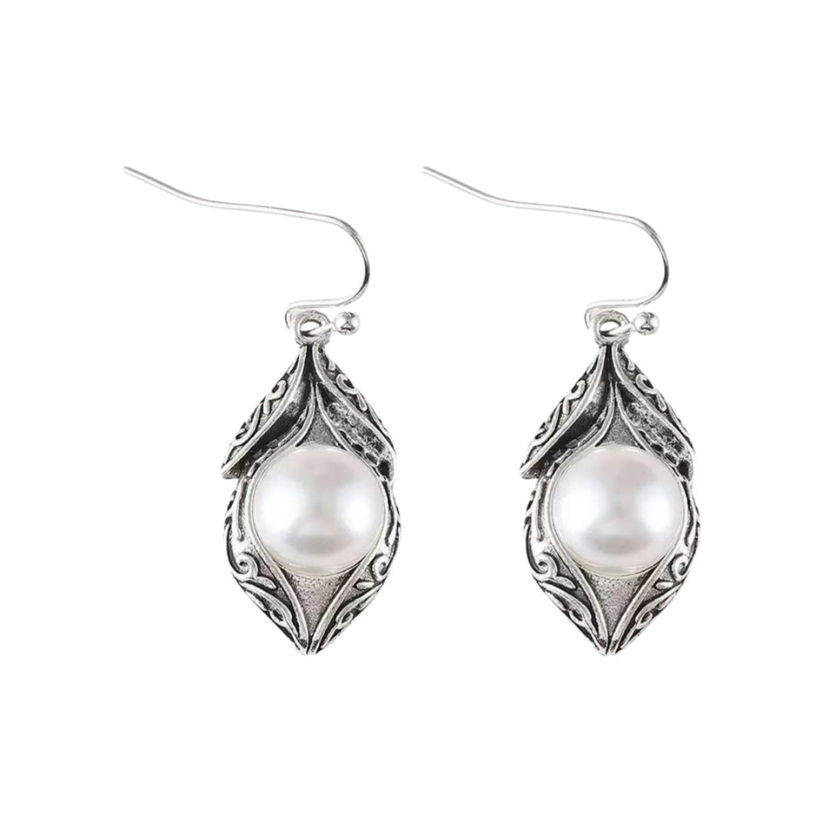 Classic Pearl Earring with Timeless Appeal
