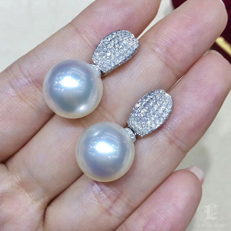 Beautiful Pearl Earring with Unique Style