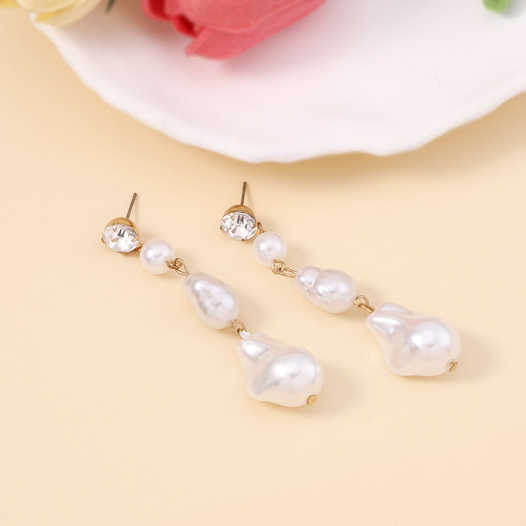 Beautiful Pearl Earring with Unique Style