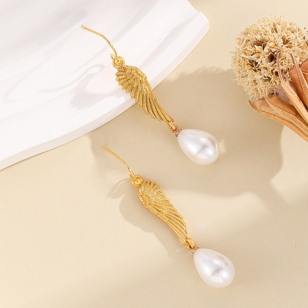 Stunning Gold Earring for Daily Wear