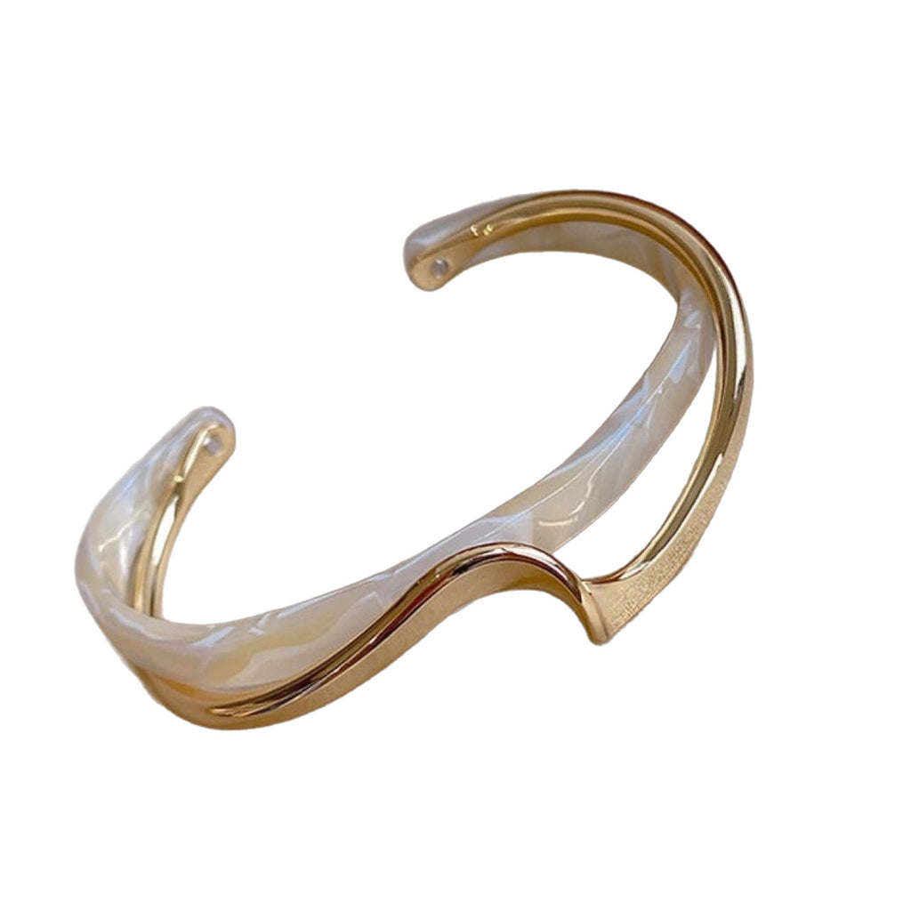 Beautiful Gold Bracelet with Unique Style