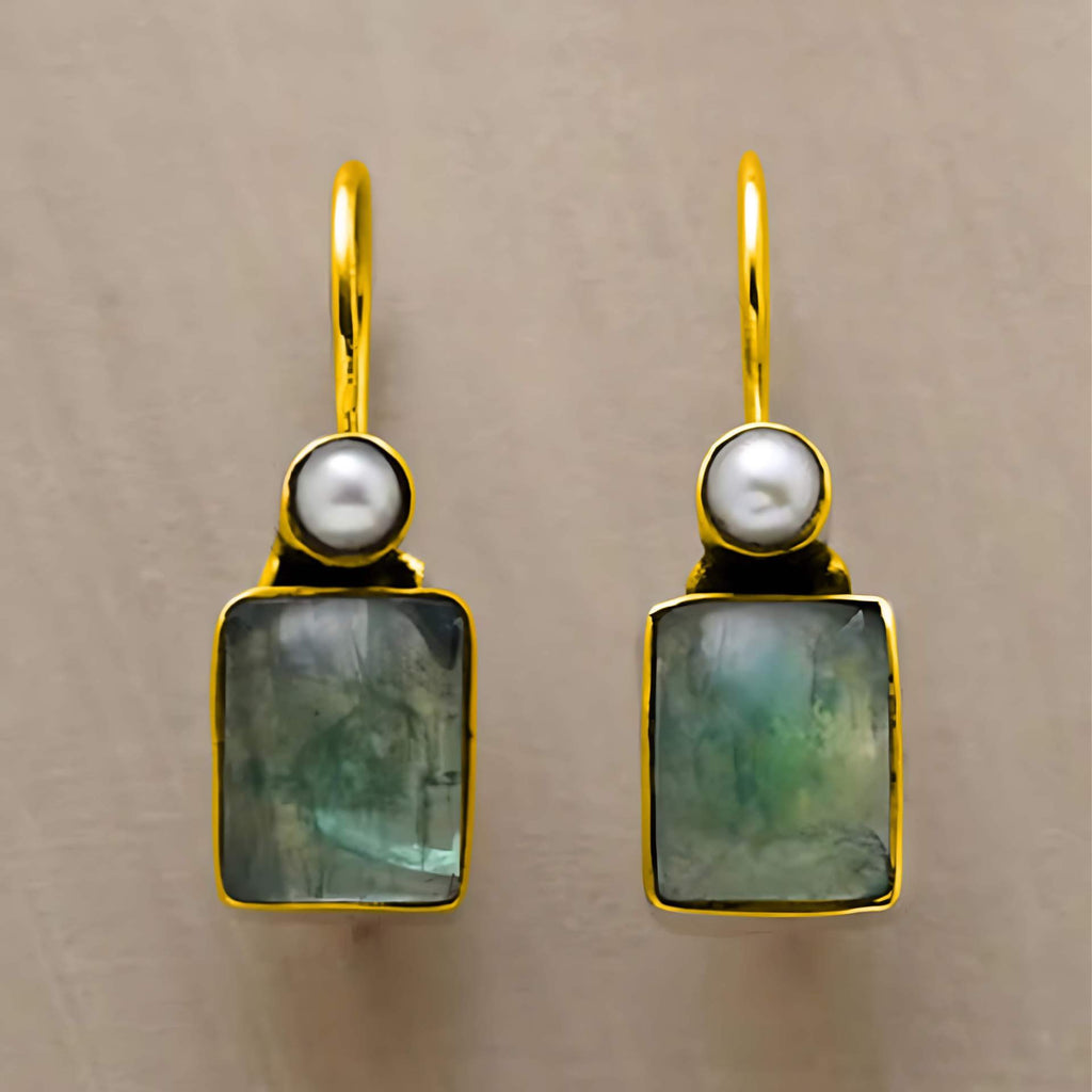 Charming Pearl Earring for Any Occasion