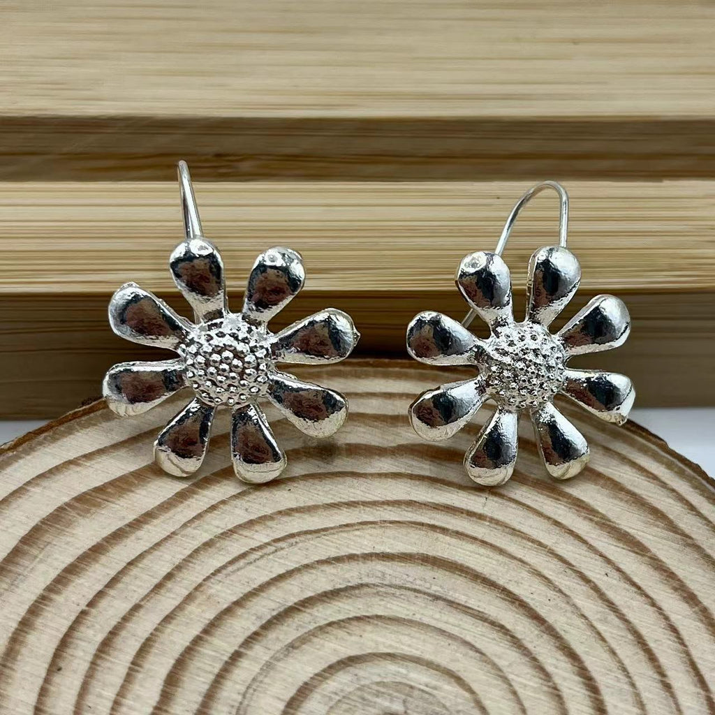 Stunning Silver Earring for Daily Wear