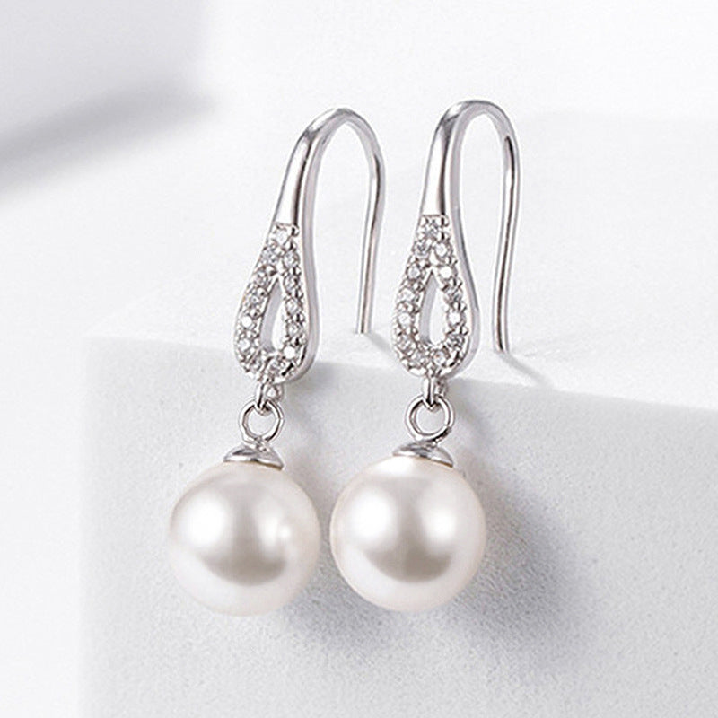 Beautiful Pearl Earring with Unique Style