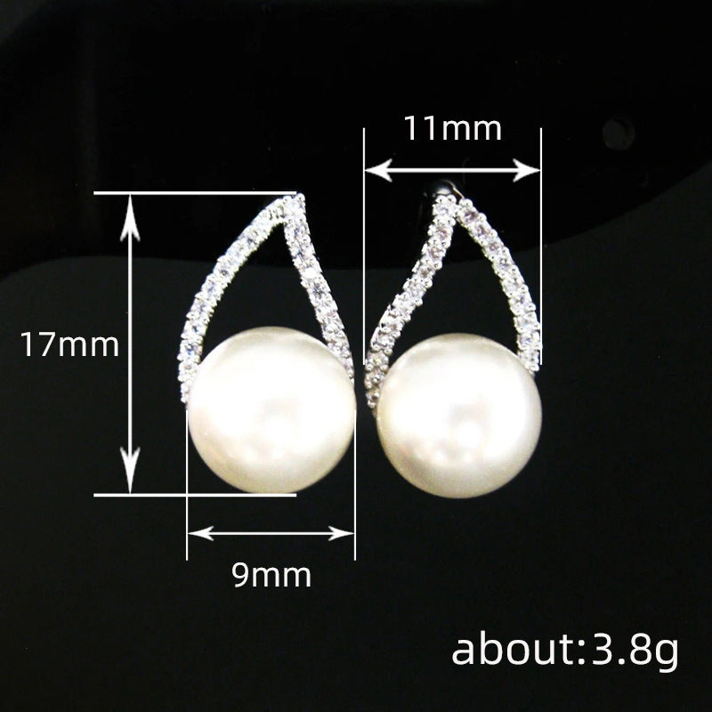 Beautiful Pearl Earring with Unique Style