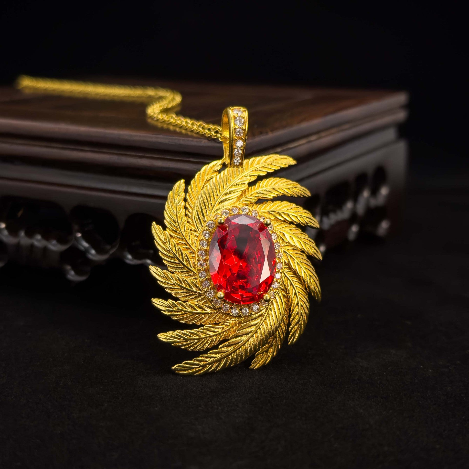 Beautiful Gold Necklace with Unique Style