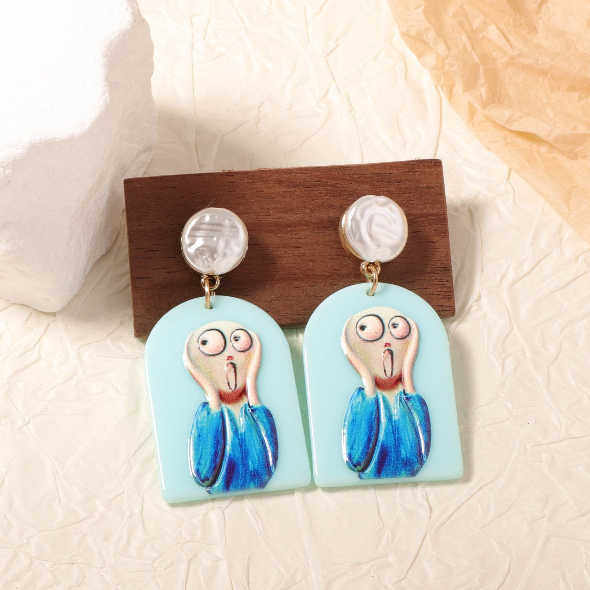 Beautiful Pearl Earring with Unique Style