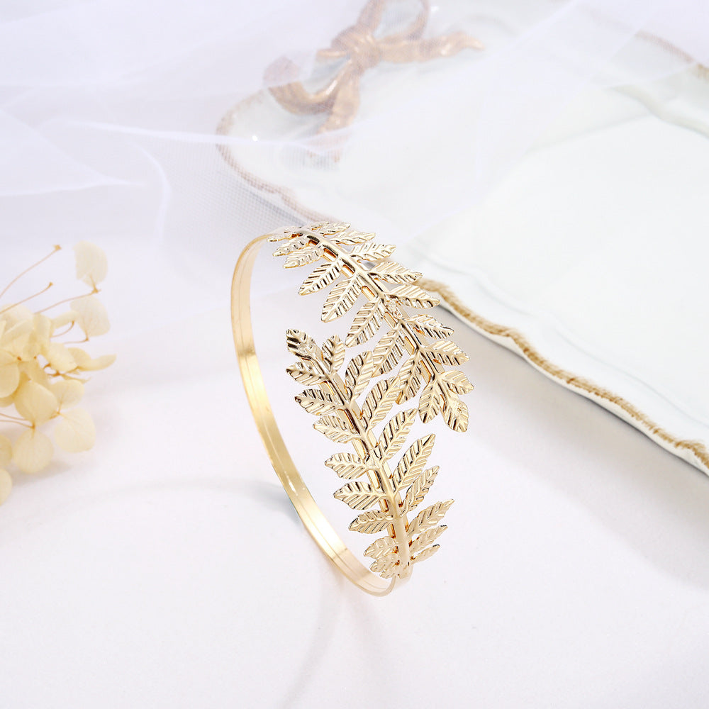 Beautiful Gold Bracelet with Unique Style