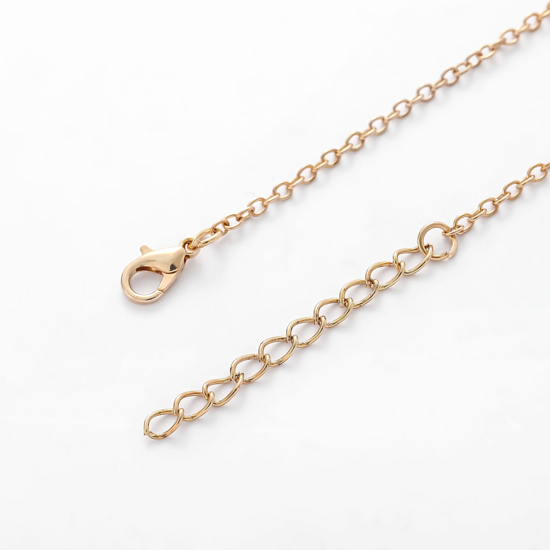 Beautiful Gold Necklace with Unique Style