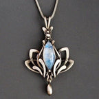 A Romantic Necklace for Special Moments