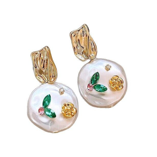 Beautiful Pearl Earring with Unique Style