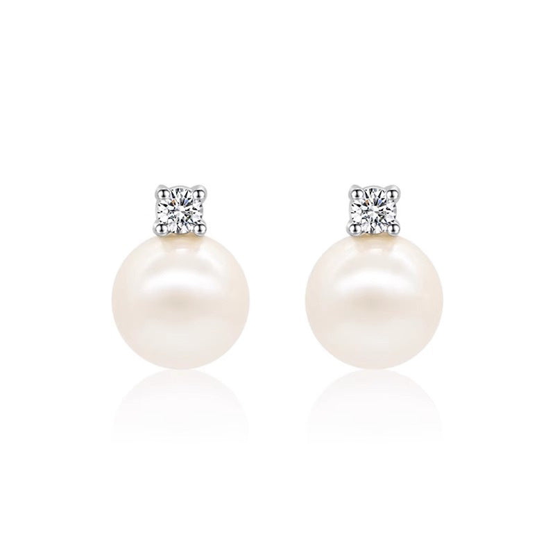 Beautiful Pearl Earring with Unique Style