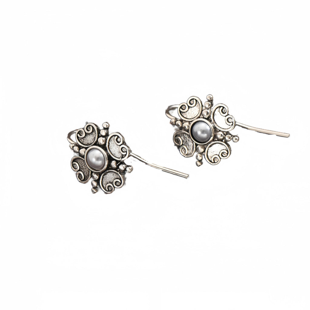 Charming Pearl Earring for Any Occasion