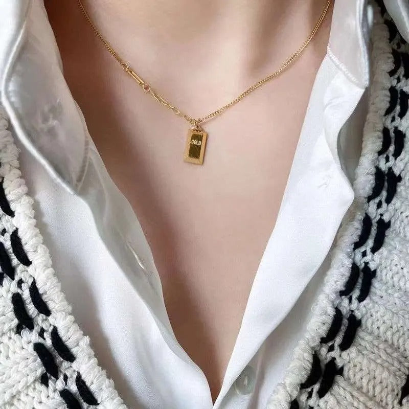 Beautiful Gold Necklace with Unique Style