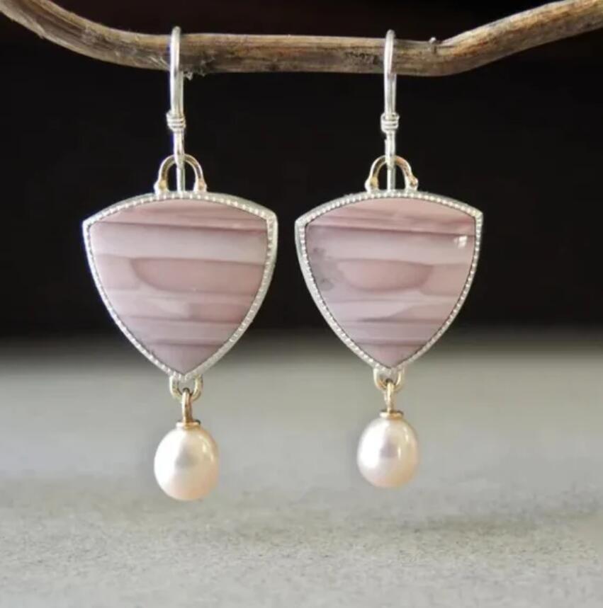 Beautiful Pearl Earring with Unique Style