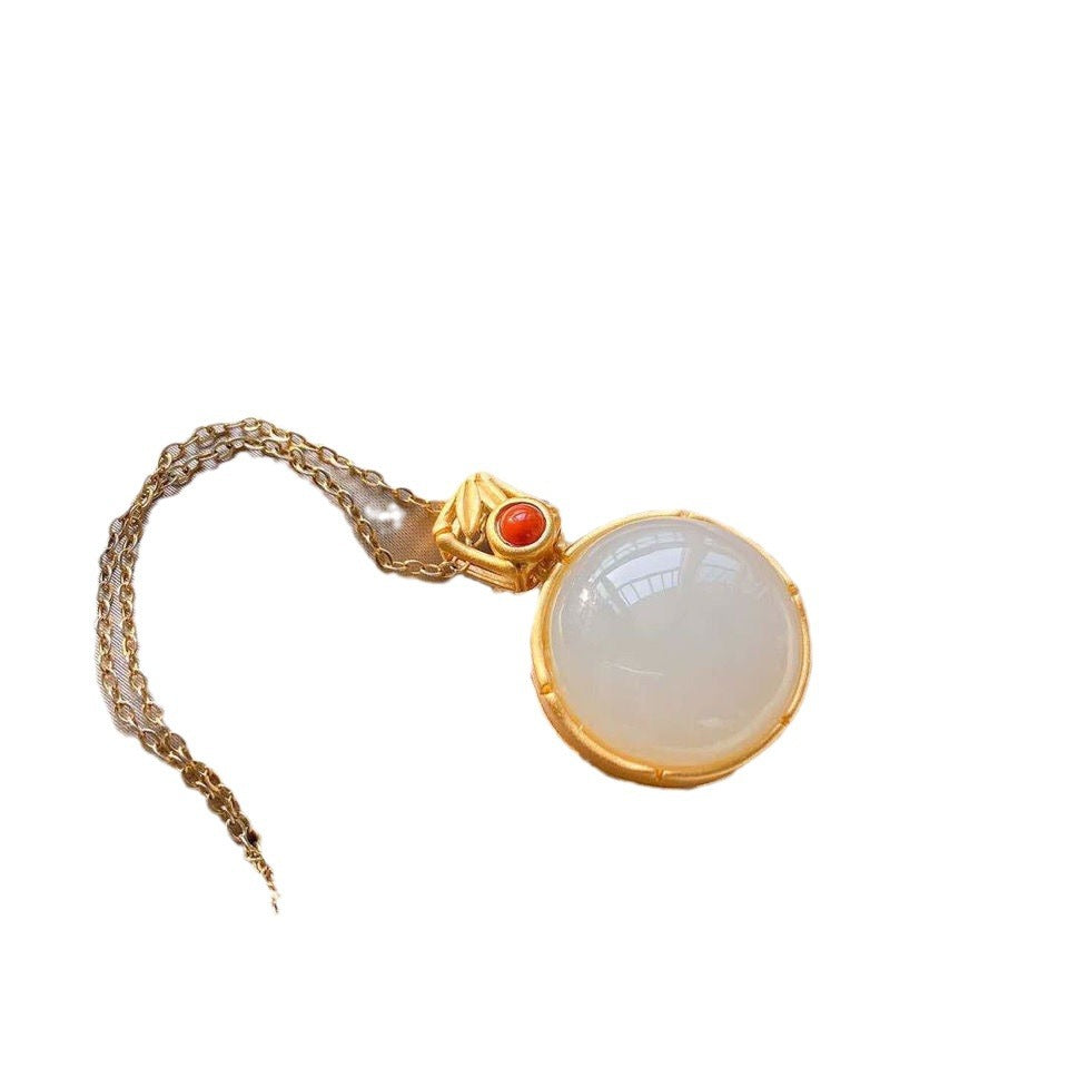 Beautiful Gold Necklace with Unique Style