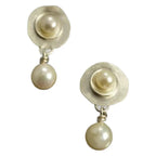 A Beautiful Pearl Earring with Unique Style