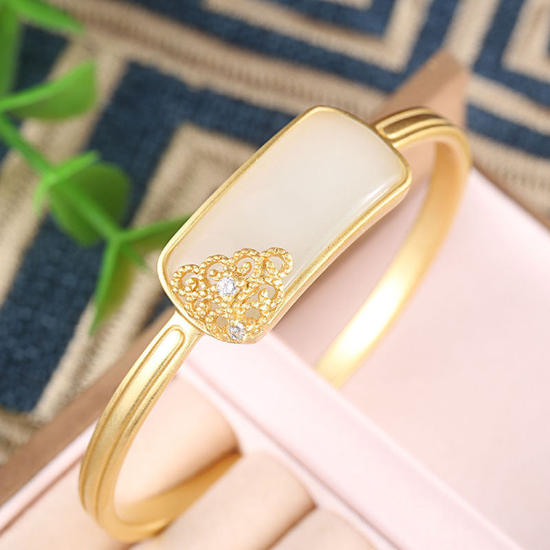 Beautiful Silver Bracelet with Unique Style