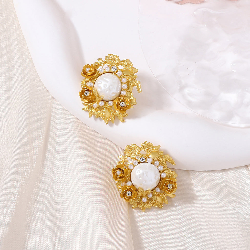 Beautiful Pearl Earring with Unique Style