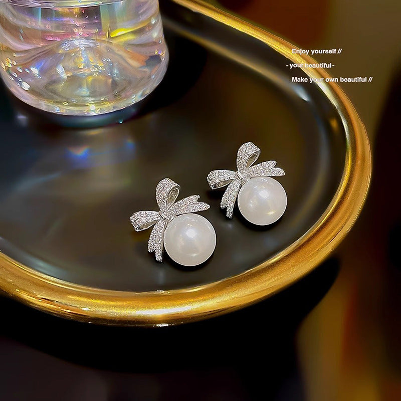 Charming Pearl Earring for Any Occasion