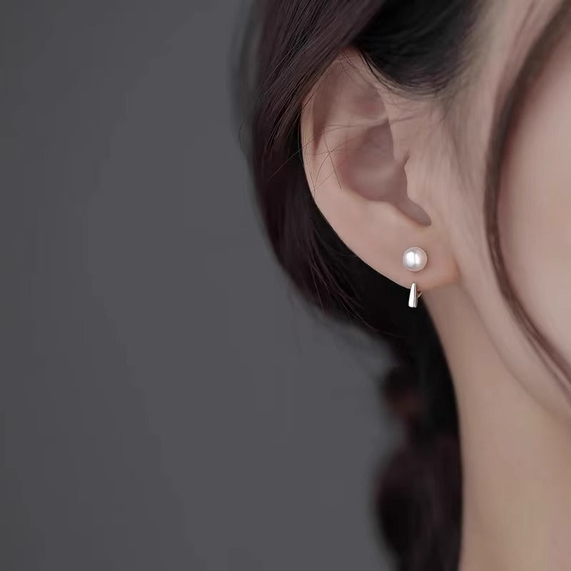 Beautiful Pearl Earring with Unique Style