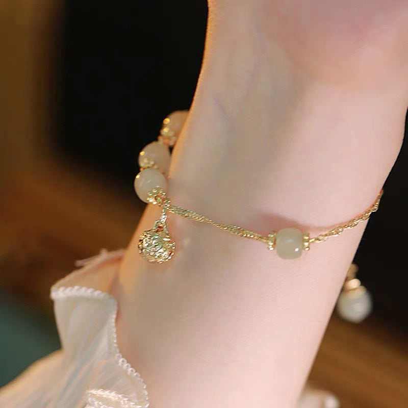 Charming Gold Bracelet for Any Occasion