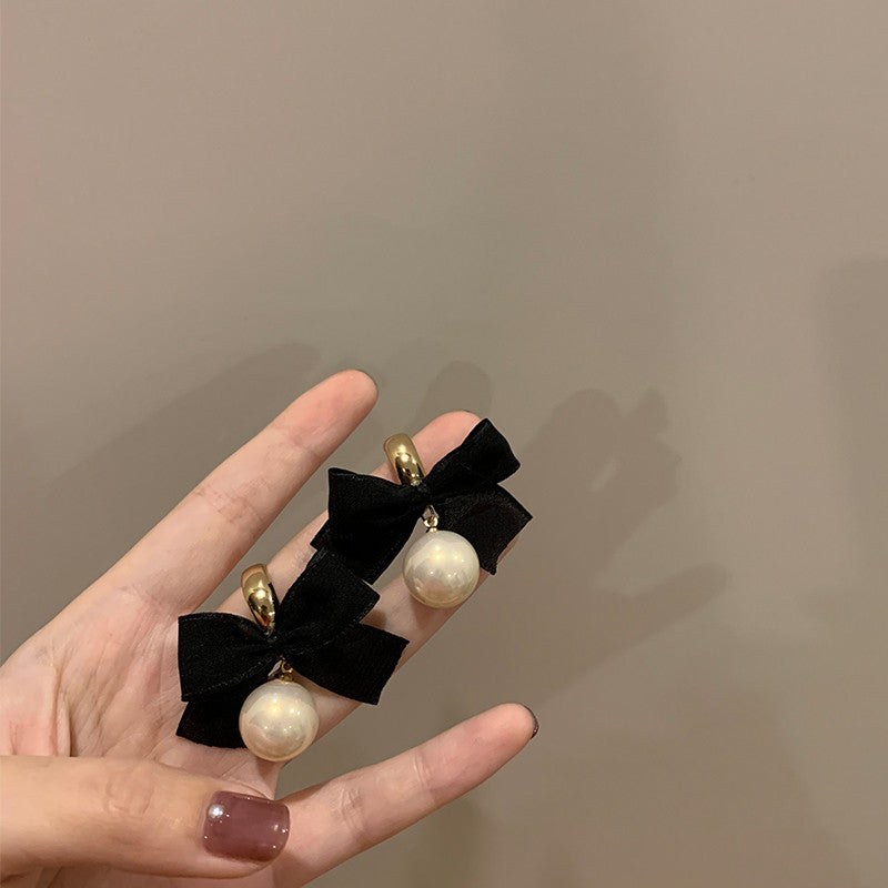 Beautiful Pearl Earring with Unique Style