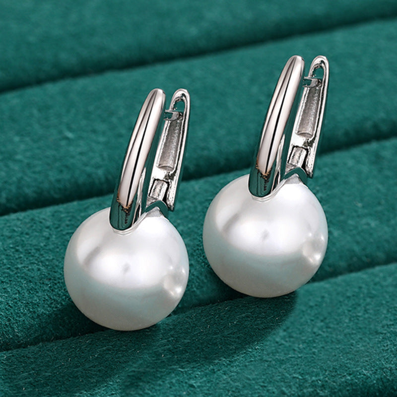 Charming Pearl Earring for Any Occasion