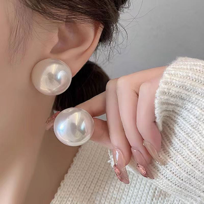 Beautiful Pearl Earring with Unique Style