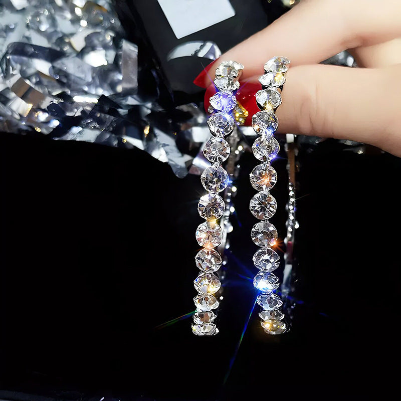 Charming Earring for Any Occasion