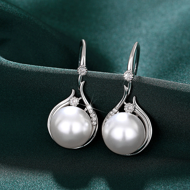 Beautiful Pearl Earring with Unique Style