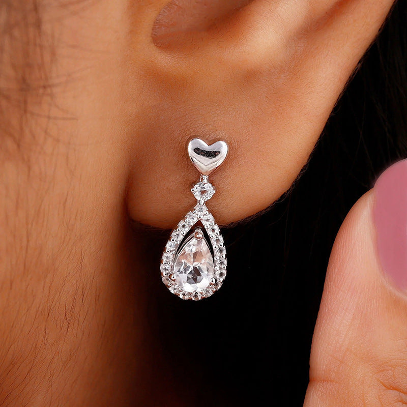 Charming Gold Earring for Any Occasion