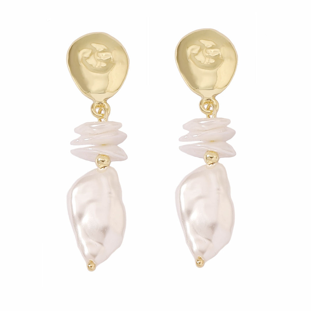 Beautiful Pearl Earring with Unique Style