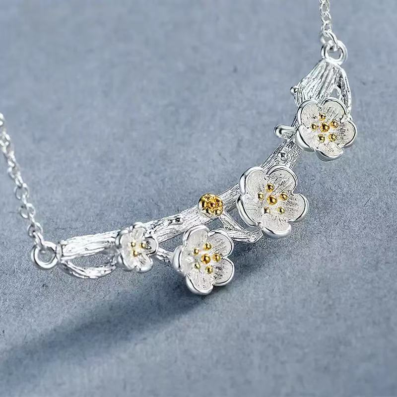 Stunning Necklace for Daily Wear