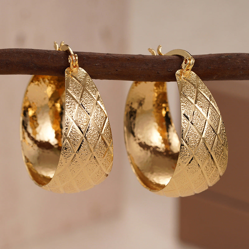 Classic Earring with Timeless Appeal