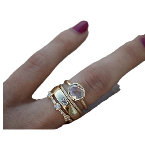 A Romantic Gold Ring for Special Moments