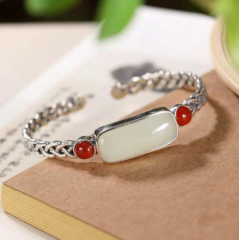 Beautiful Silver Bracelet with Unique Style